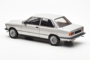 BMW 323i E21 Aspen Srebrny AUTOart 1:18 80430433552 Metal — zdjęcie 7 z 8