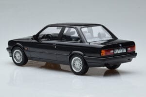 BMW 325i E30 Czarny Norev 1:18 183203 Metal — zdjęcie 5 z 6