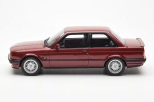 BMW 325i E30 Bordeaux Metallic Otto 1:18 OT102 Żywica — zdjęcie 3 z 6