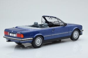 BMW 325i E30 Kabriolet Niebieski MCG 1:18 MCG18381 Metal — zdjęcie 2 z 5