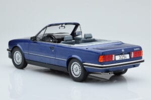 BMW 325i E30 Kabriolet Niebieski MCG 1:18 MCG18381 Metal — zdjęcie 4 z 5