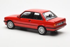 BMW 325i E30 Czerwony Norev 1:18 183202 Metal — zdjęcie 5 z 6