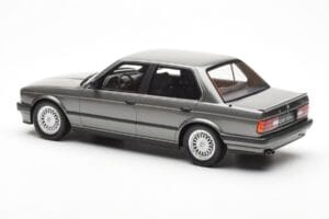 BMW 325i E30 Sedan Dolphin Szary Otto 1:18 OT819 Żywica — zdjęcie 5 z 6