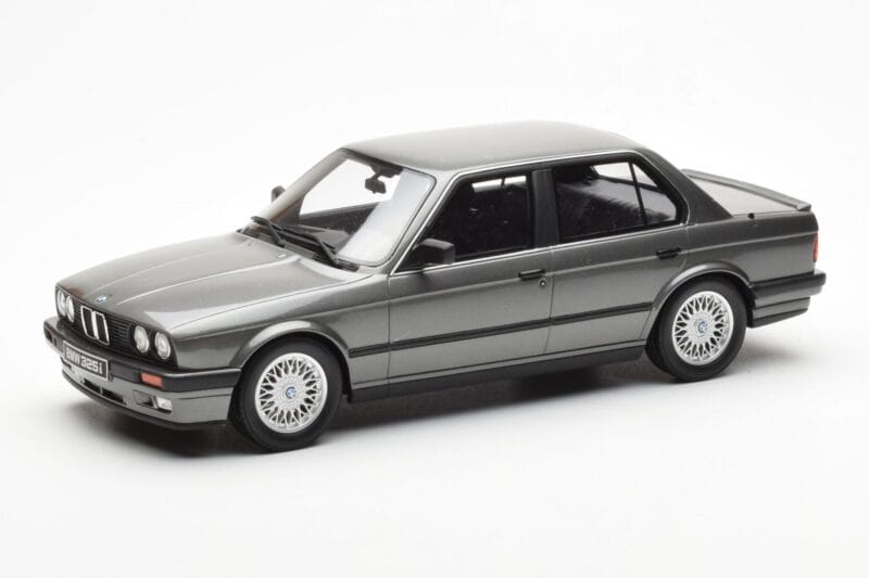BMW 325i E30 Sedan Dolphin Szary Otto 1:18 OT819 Żywica