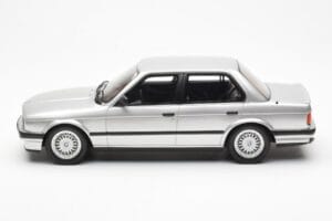 BMW 325i E30 Srebrny Otto 1:18 OT912 Żywica — zdjęcie 3 z 6