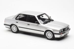 BMW 325i E30 Srebrny Otto 1:18 OT912 Żywica — zdjęcie 4 z 6