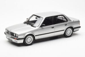 BMW 325i E30 Srebrny Otto 1:18 OT912 Żywica