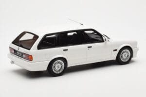BMW 325i E30 Touring M Package Biały Otto 1:18 OT238 Żywica — zdjęcie 2 z 5