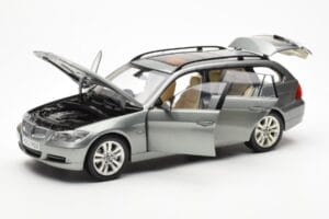 BMW 330i E91 Touring Szary Metallic Kyosho 1:18 80430394359 Metal — zdjęcie 2 z 8