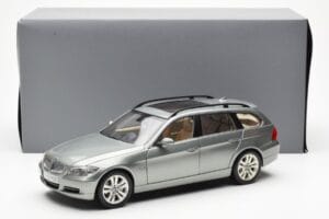 BMW 330i E91 Touring Szary Metallic Kyosho 1:18 80430394359 Metal — zdjęcie 8 z 8