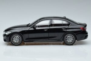 BMW 330i G20 Czarny Metalik Norev 1:18 183277 Metal — zdjęcie 4 z 7