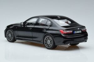 BMW 330i G20 Czarny Metalik Norev 1:18 183277 Metal — zdjęcie 6 z 7