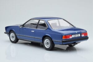 BMW 628 CSi E24 Niebieski MCG 1:18 MCG18164 Metal — zdjęcie 4 z 5