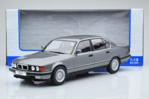 BMW 7 Series E32 740i Srebrny MCG 1:18 MCG18161 Metal — zdjęcie 5 z 5