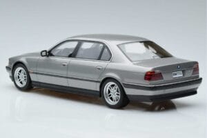 BMW 7 Series E38 750iL Otto 1:18 OT952 Żywica — zdjęcie 5 z 6