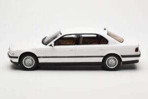 BMW 750iL E38 Asia Exclusive Biały Otto 1:18 OT836 Żywica — zdjęcie 3 z 6