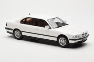 BMW 750iL E38 Asia Exclusive Biały Otto 1:18 OT836 Żywica — zdjęcie 4 z 6