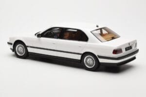 BMW 750iL E38 Asia Exclusive Biały Otto 1:18 OT836 Żywica — zdjęcie 5 z 6