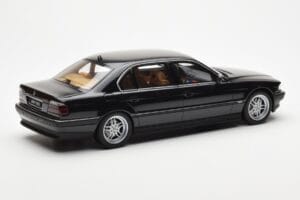 BMW 750iL E38 Czarny Otto 1:18 OT609 Żywica — zdjęcie 2 z 6