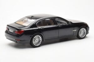 BMW 750Li F02 Facelift Carbon Czarny Kyosho 1:18 08784BK Metal — zdjęcie 3 z 8
