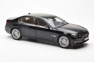 BMW 750Li F02 Facelift Carbon Czarny Kyosho 1:18 08784BK Metal — zdjęcie 6 z 8
