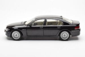 BMW 760Li E66 Czarny Kyosho 1:18 08572BK Metal — zdjęcie 4 z 9