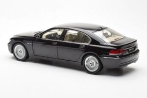 BMW 760Li E66 Czarny Kyosho 1:18 08572BK Metal — zdjęcie 7 z 9