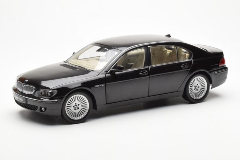 BMW 760Li E66 Czarny Kyosho 1:18 08572BK Metal