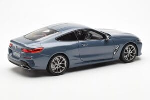 BMW 850i G15 Barcelona Blue Metallic Norev 1:18 80432450995 Metal — zdjęcie 3 z 8