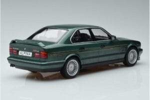 BMW Alpina B10 4.6 E34 Zielony MCG 1:18 MCG18229 Metal — zdjęcie 2 z 6