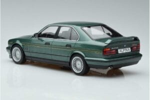 BMW Alpina B10 4.6 E34 Zielony MCG 1:18 MCG18229 Metal — zdjęcie 5 z 6