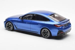 BMW i4 M50 G26 Niebieski Otto 1:18 OT453 Żywica — zdjęcie 5 z 6