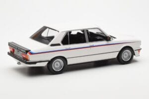 BMW M535i E12 Biały Norev 1:18 183265 Metal — zdjęcie 2 z 5