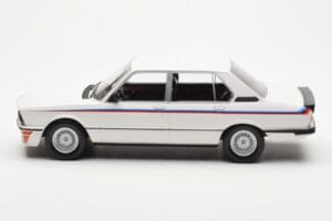 BMW M535i E12 Biały Norev 1:18 183265 Metal — zdjęcie 3 z 5