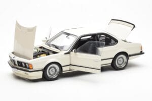 BMW M635 CSi E24 Biały Dealer Edition AUTOart 1:18 80430145829 Metal — zdjęcie 2 z 8