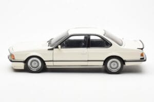 BMW M635 CSi E24 Biały Dealer Edition AUTOart 1:18 80430145829 Metal — zdjęcie 4 z 8