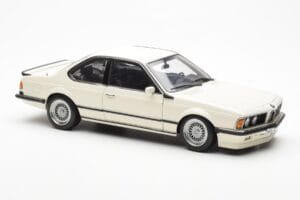 BMW M635 CSi E24 Biały Dealer Edition AUTOart 1:18 80430145829 Metal — zdjęcie 6 z 8