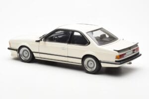 BMW M635 CSi E24 Biały Dealer Edition AUTOart 1:18 80430145829 Metal — zdjęcie 7 z 8
