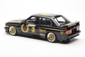 BMW M3 E30 #3 J. Richards Austrian Airlines ATCC 1987 AUTOart 1:18 88745 Metal — zdjęcie 7 z 8