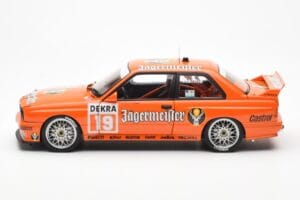 BMW M3 E30 #19 A. Hahne Jägermeister DTM 1992 AUTOart 1:18 89248 Metal — zdjęcie 4 z 8