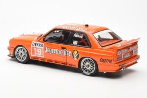 BMW M3 E30 #19 A. Hahne Jägermeister DTM 1992 AUTOart 1:18 89248 Metal — zdjęcie 7 z 8
