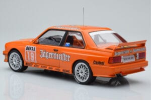 BMW M3 E30 Jagermeister #19 A. Hahne DTM Nurburgring 1992 IXO 1:18 18RMC082A Metal — zdjęcie 5 z 6