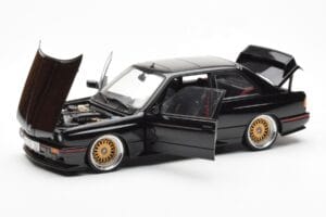 BMW M3 E30 Sport Evolution Czarny Custom Wheels AUTOart 1:18 70562 Metal — zdjęcie 2 z 8
