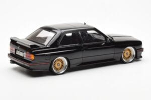 BMW M3 E30 Sport Evolution Czarny Custom Wheels AUTOart 1:18 70562 Metal — zdjęcie 3 z 8