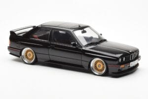 BMW M3 E30 Sport Evolution Czarny Custom Wheels AUTOart 1:18 70562 Metal — zdjęcie 6 z 8