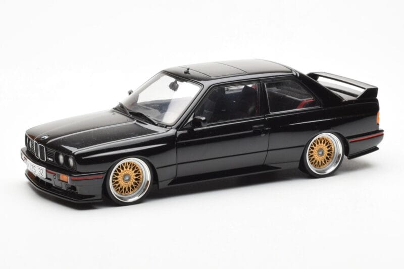 BMW M3 E30 Sport Evolution Czarny Custom Wheels AUTOart 1:18 70562 Metal