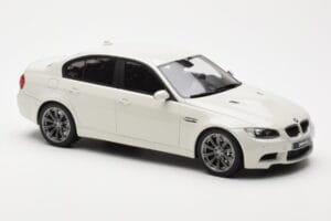 BMW M3 E90 Sedan Biały GT Spirit 1:18 GT053 Żywica — zdjęcie 4 z 6