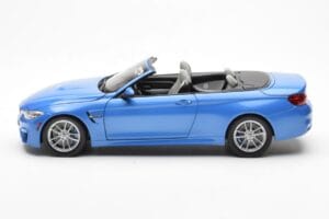 BMW M4 F83 Kabriolet Yas Marina Niebieski Paragon 1:18 80432339612 Metal — zdjęcie 4 z 8