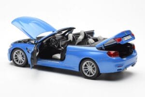 BMW M4 F83 Kabriolet Yas Marina Niebieski Paragon 1:18 80432339612 Metal — zdjęcie 5 z 8