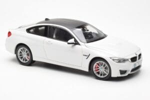 BMW M4 F82 Frozen Brilliant Biały Paragon 1:18 PA-97101 Metal — zdjęcie 6 z 8